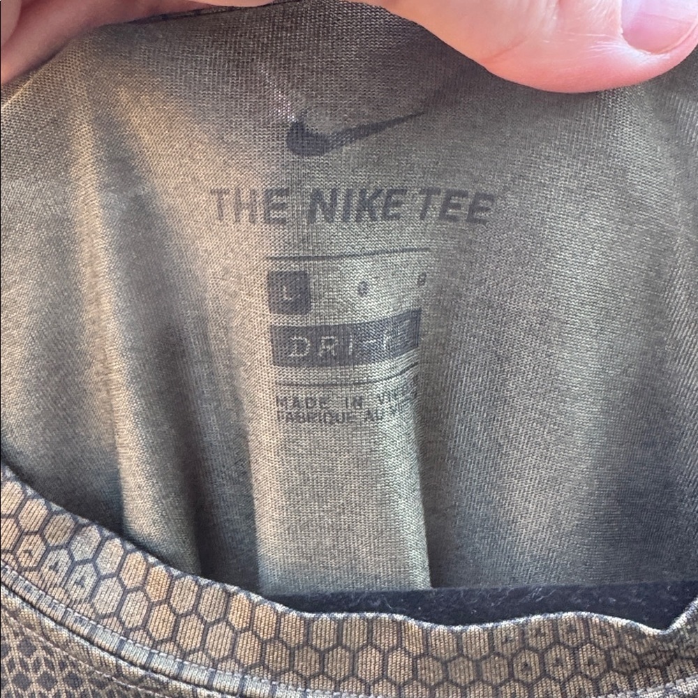 Nike Forest Green Patterned Mens Dry-Fit t-shirt size L - Picture 3 of 3